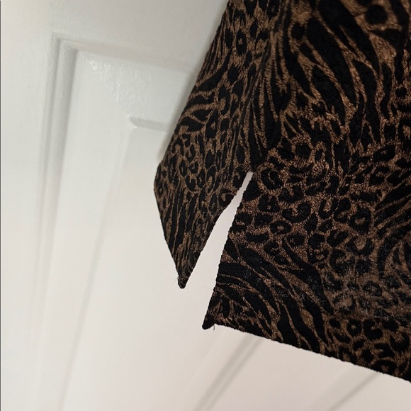 Chico's Chic Black & Bronze Foil Patterned Swing Easywear Jacket - Picture 4 of 9